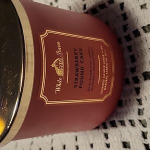 White Barn Candle, Strawberry Pound Cake